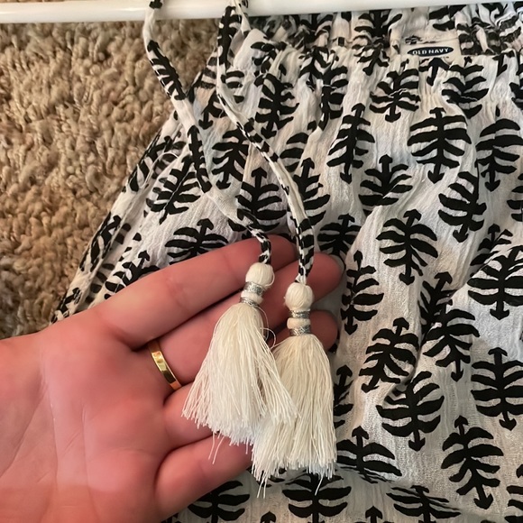 Old Navy tunic tank with hand tied tassel straps. Black&white print with lace. - Picture 3 of 6